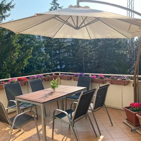 Csendes Bekes Belvarosi Lakas, Nagy Terasszal * ヴェスプレーム