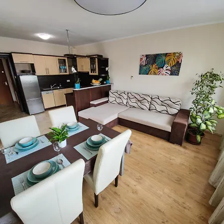 アパート Csendes Bekes Belvarosi Lakas, Nagy Terasszal ヴェスプレーム