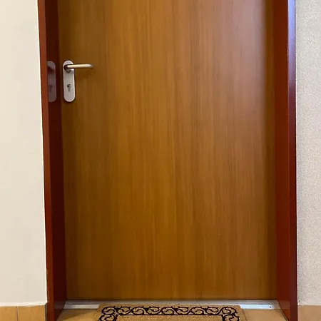 アパート Csendes Bekes Belvarosi Lakas, Nagy Terasszal ヴェスプレーム