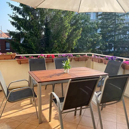 アパート Csendes Bekes Belvarosi Lakas, Nagy Terasszal *