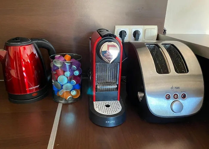 Csendes Bekes Belvarosi Lakas, Nagy Terasszal Apartament *